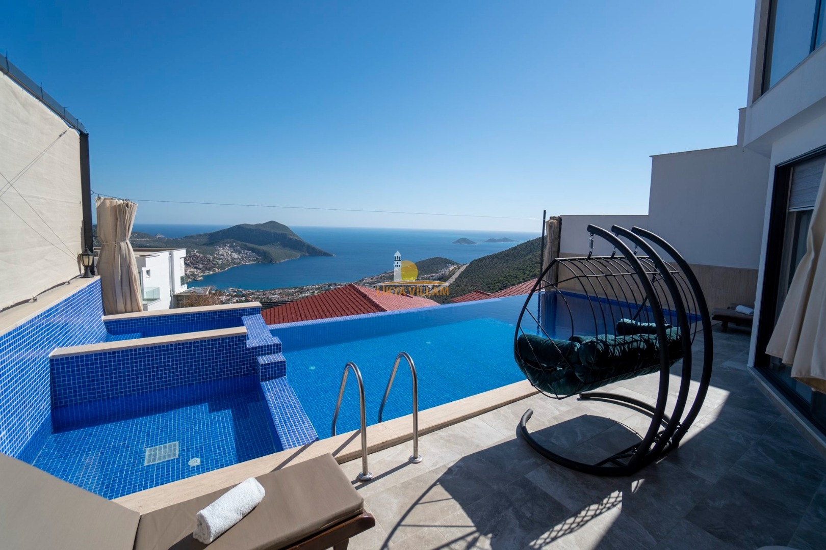 Villa oberhalb Kalkan, Panoramablick, privater Pool, 4 Schlafzimmer, 4 Bäder, Whirlpool, zentral, 3 Etagen