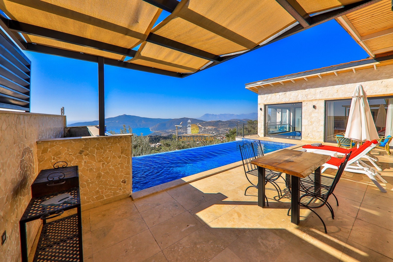 Villa oberhalb Kalkan, Panoramablick, privater Pool, 1 Schlafzimmer, 1 Bad, Innenpool, Whirlpool, zentral