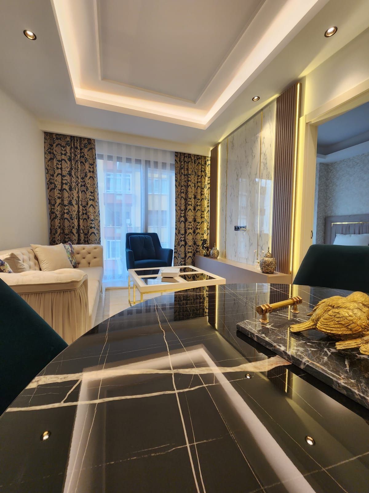 Apartment 55qm in Alanya, seitlicher Meerblick, 1 Schlafzimmer, 1 Bad, direkt am Meer
