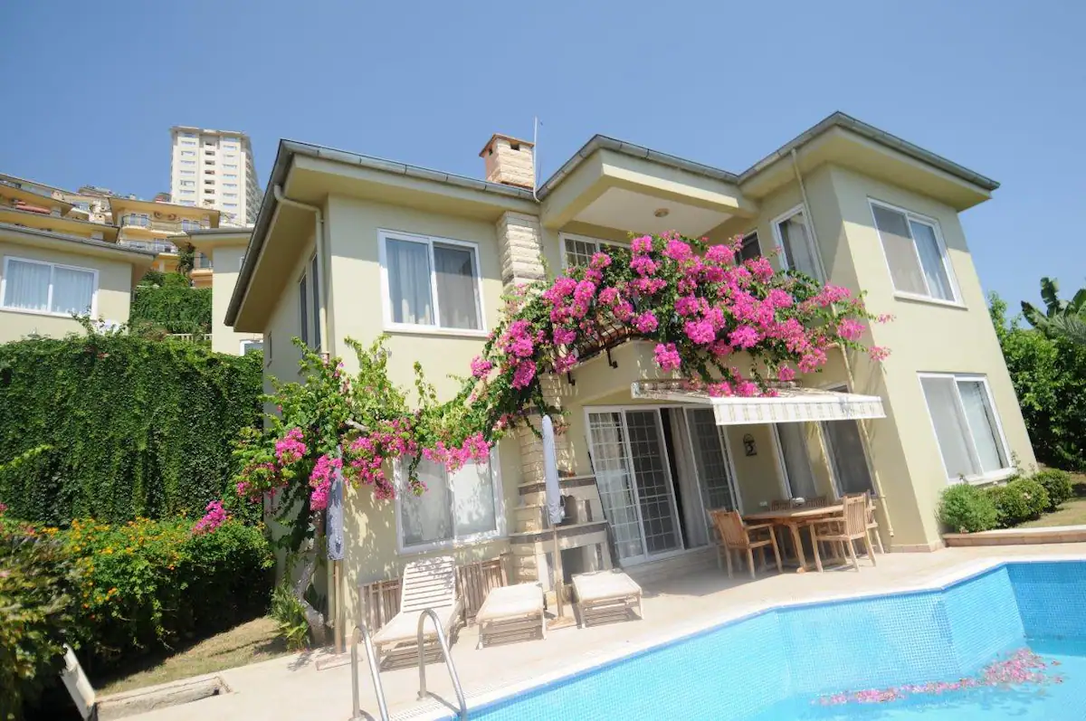 Villa in Alanya-Gold City, Meerblick, privater Pool, 3 Schlafzimmer, 2 Bäder, 2 Etagen