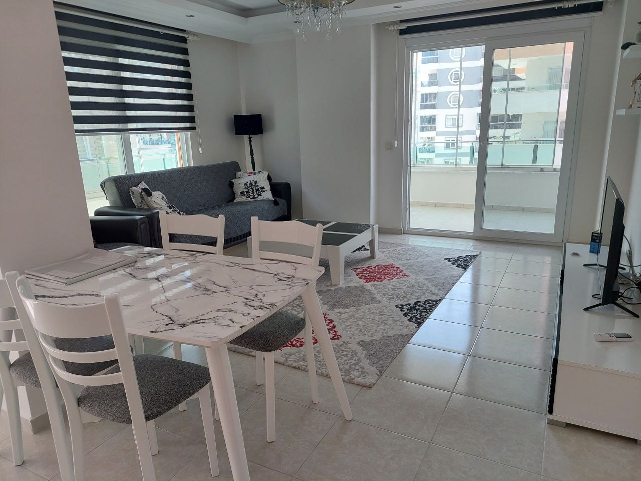 Wohnung 120qm in Alanya mit Blick auf das Taurusgebirge , 2 Schlafzimmer, 2 Bäder, 300 Meter zum Meer