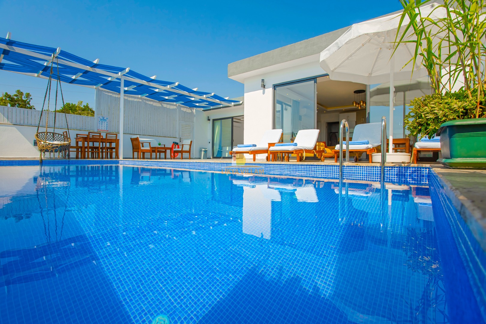 Villa in Kas mit Bergblick, privater Pool, 2 Schlafzimmer, 2 Bäder, Poolterrasse, Whirlpool