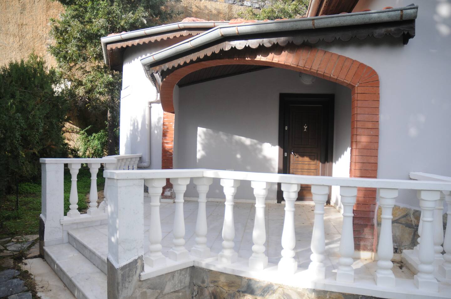Kleine Villa in Alanya-Gold City, 2 Schlafzimmer, 1 Bad, Garten