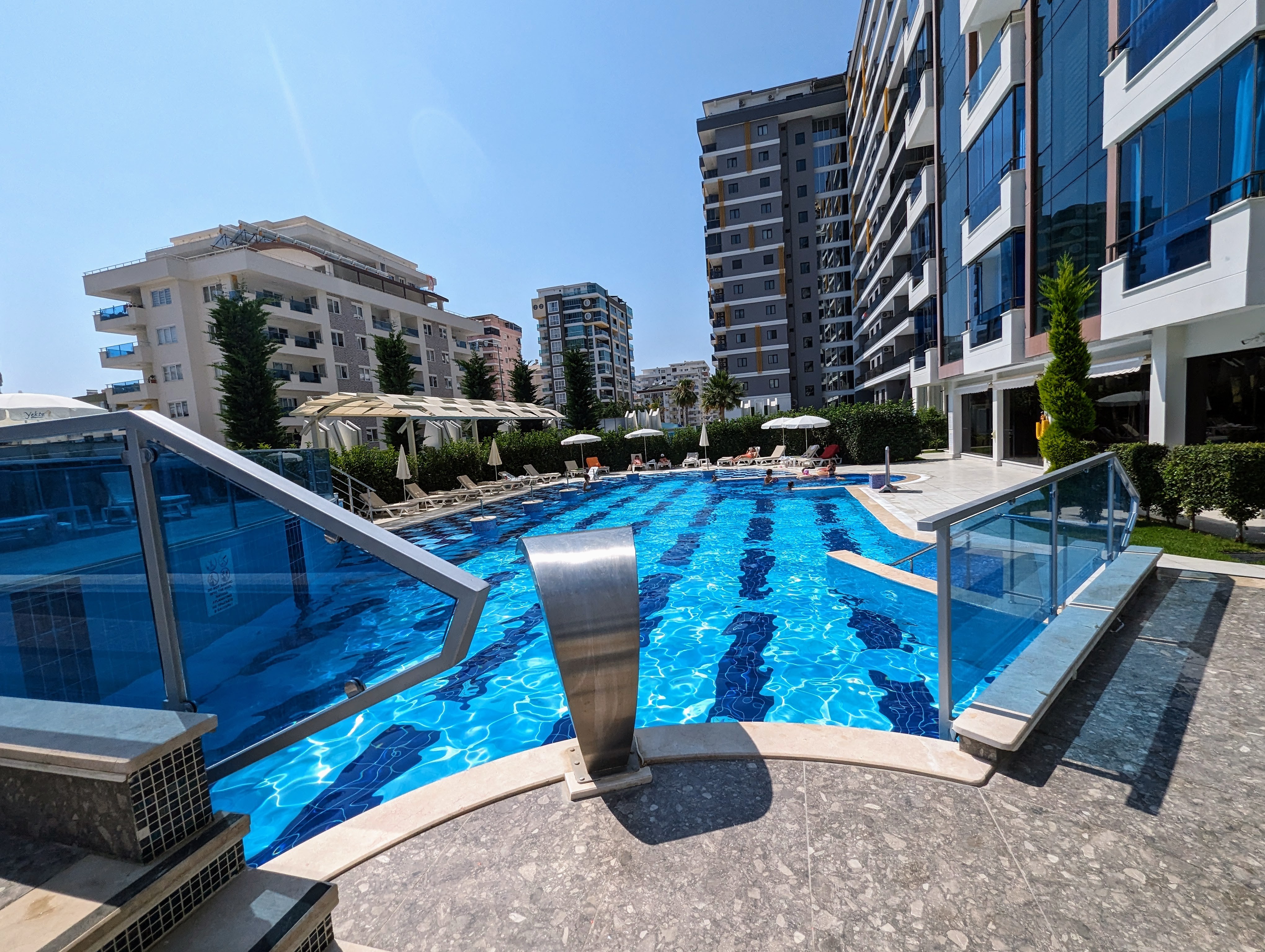 Wohnung 70qm in Alanya, 1 Schlafzimmer, 1 Bad, Pool, 400 Meter zum Meer, neue Anlage