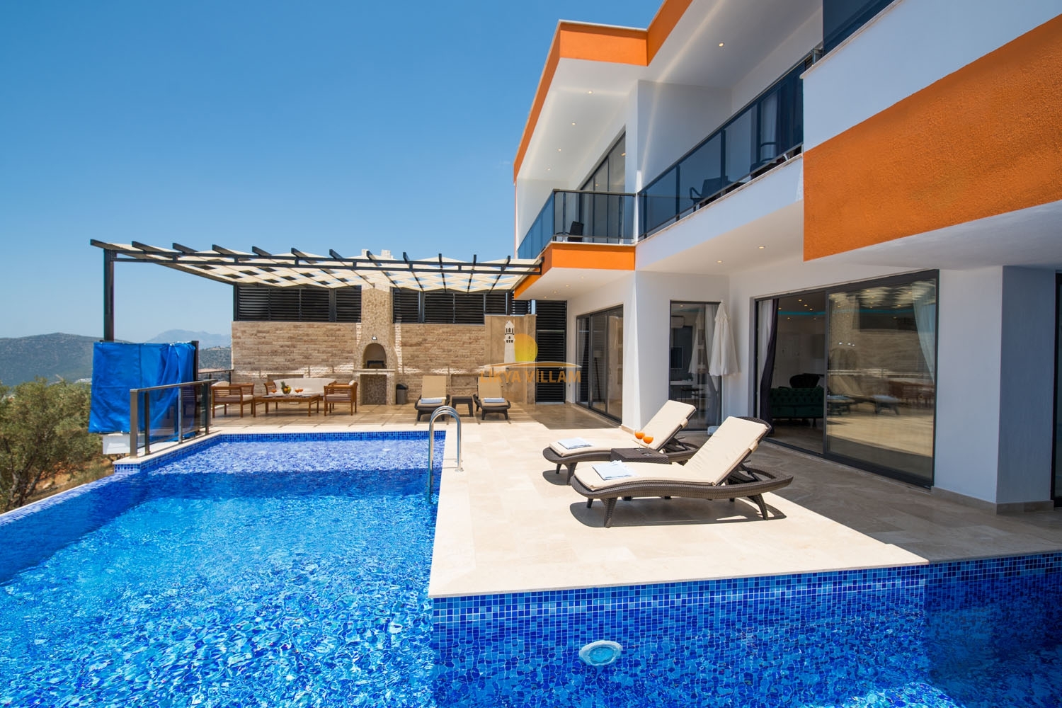 Villa in Kalkan mit Meerblick, privater Pool, 2 Schlafzimmer, 2 Bäder, Innenpool, Sauna, Whirlpool, 2 Etagen, zentral