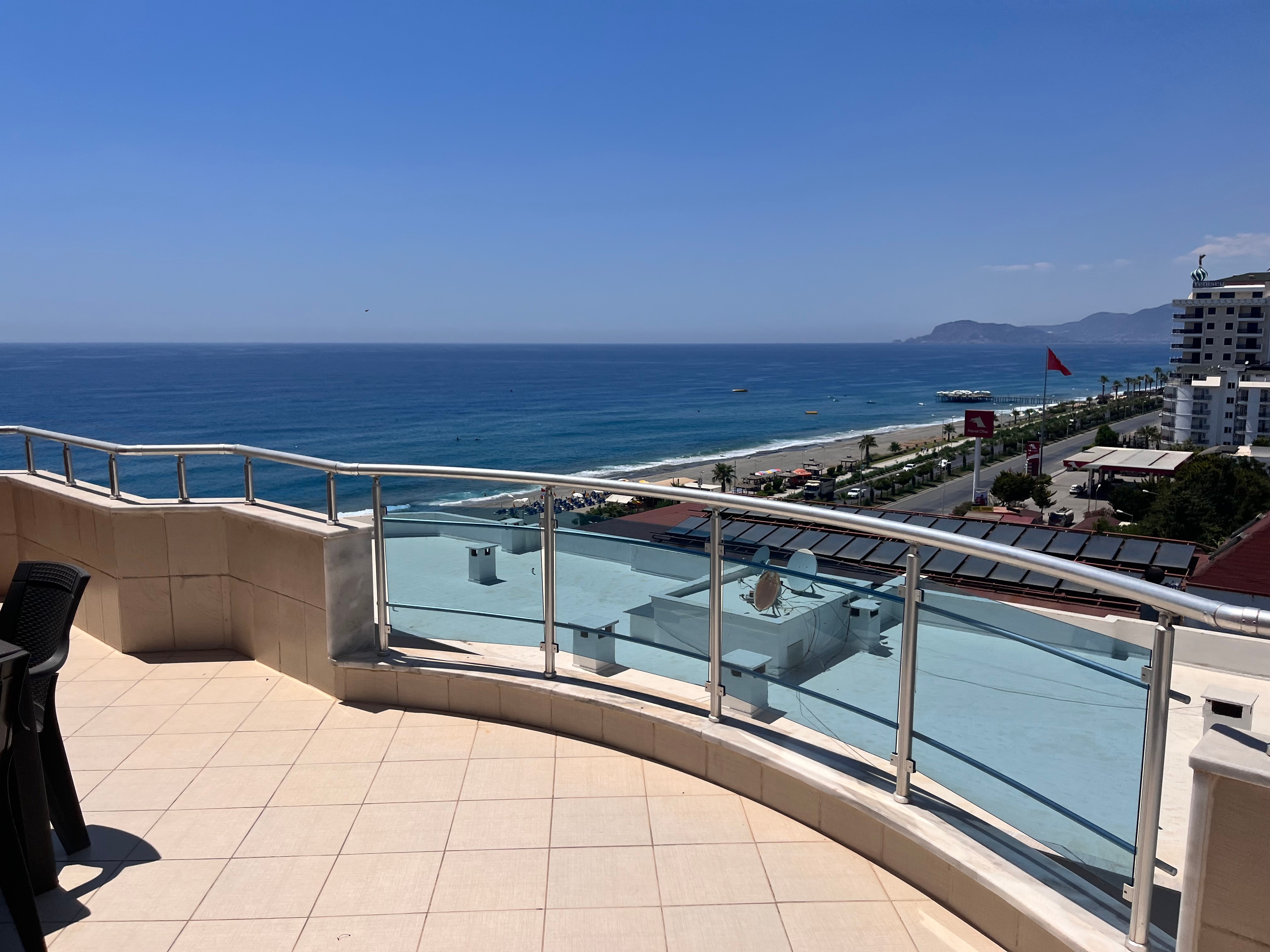 Penthaus 230qm in Alanya mit Meerblick, 3 Schlafzimmer, 2 Bäder, 2 Etagen, 80qm Terrassen, direkt am Meer