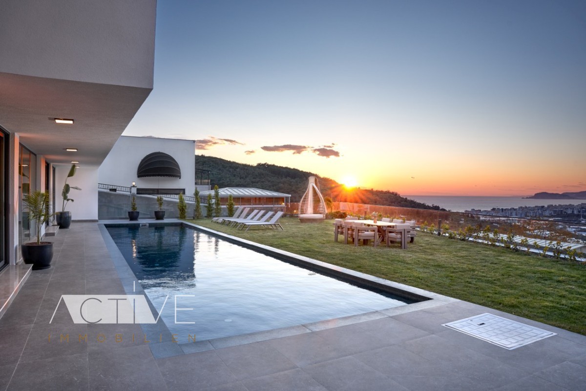 Extravagante Villa 280qm in Alanya mit Meerblick, Neubau, privater Pool, 4 Schlafzimmer, 4 Bäder, 1.000qm Park
