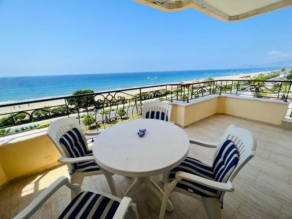 Wohnung 250qm in Alanya mit Meerblick, 3 Schlafzimmer, 2 Bäder, direkt am Meer