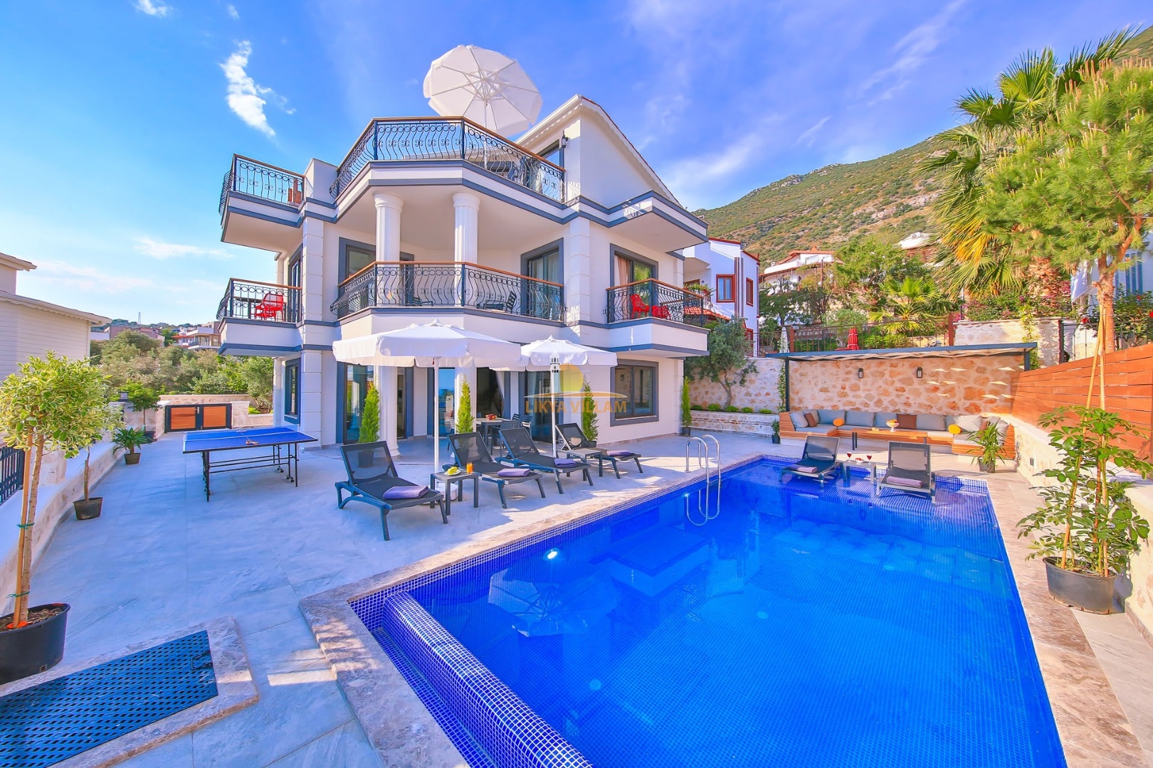 Villa in Kalkan mit Meerblick, beheizter Pool, 3 Schlafzimmer, 3 Bäder, Whirlpool, zentral, 3 Etagen