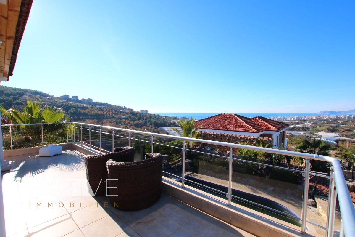 Villa 255qm mit Meerblick in Alanya, privater Pool, 3 Schlafzimmer, 3 Bäder, 700qm Grundstück