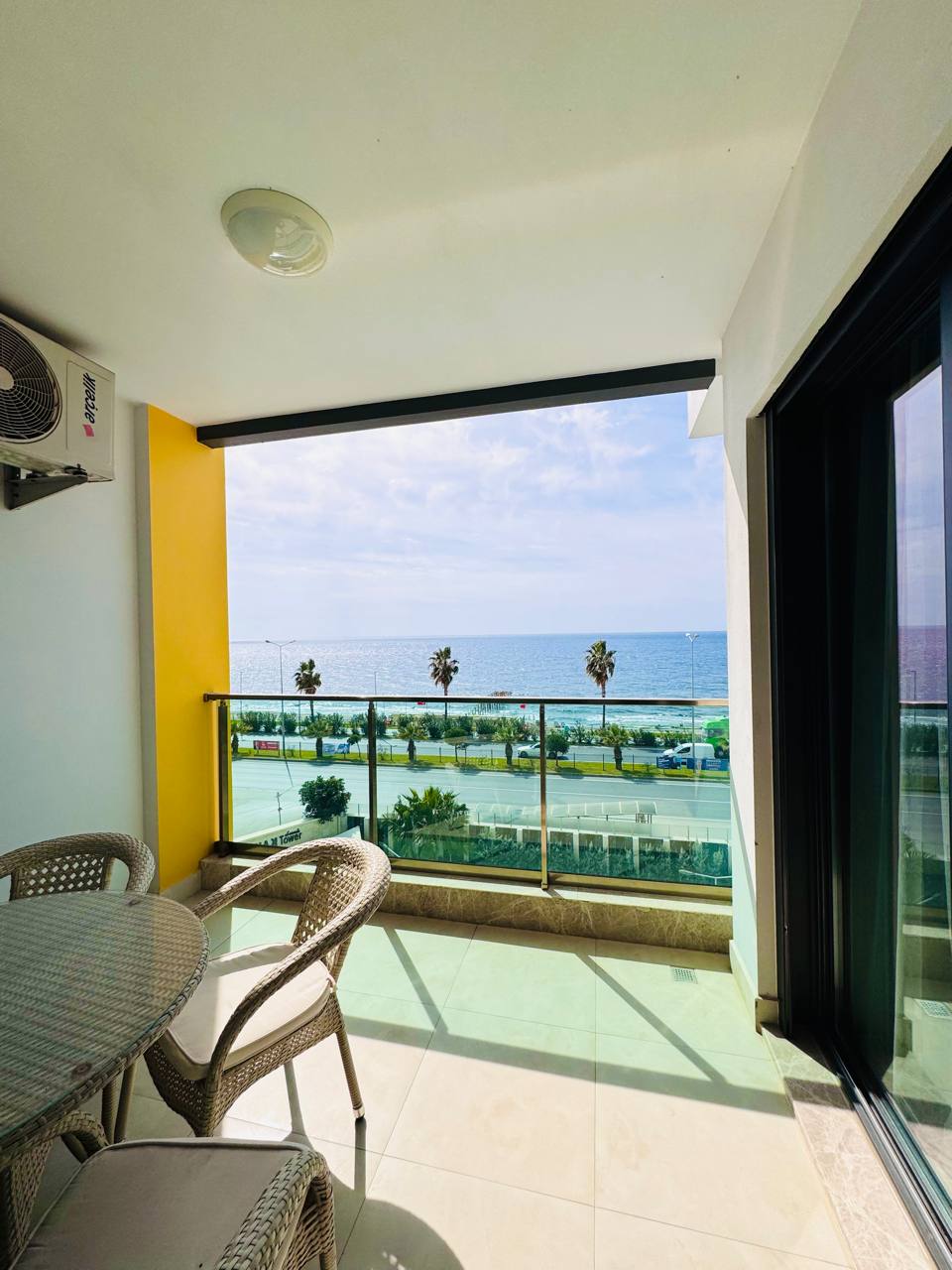 Apartment in Alanya mit Meerblick, 1 Schlafzimmer, 1 Bad, direkt am Strand