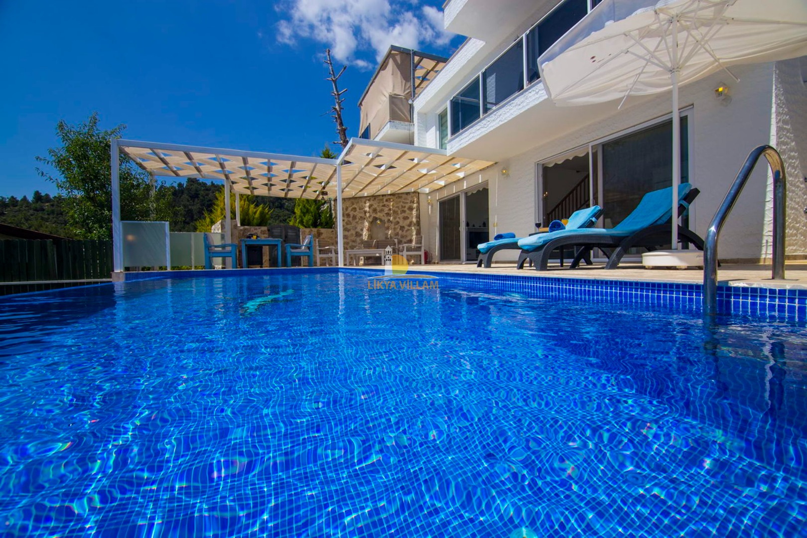 Villa oberhalb Kalkan, beheizter privater Pool, 1 Schlafzimmer, 1 Bad, Whirlpool, 2 Etagen, ideal für 2 Personen