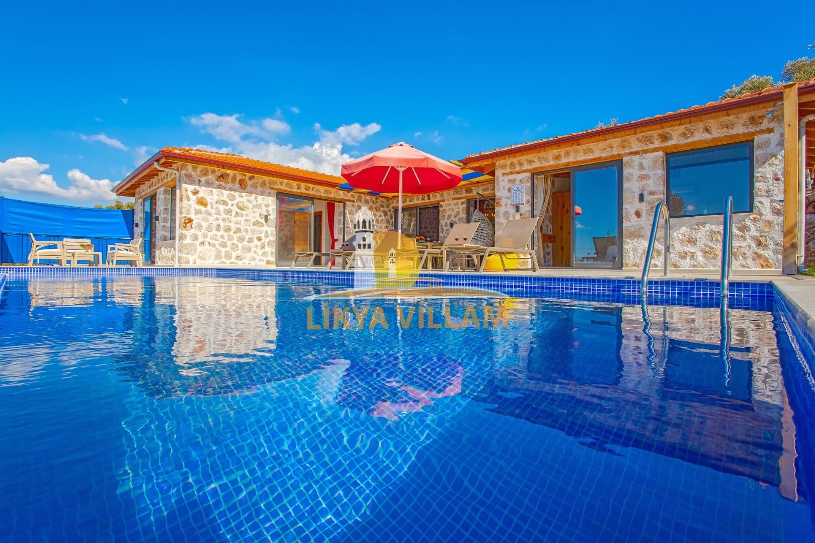 Villa oberhalb Kalkan mit Meerblick, privater Pool, 2 Schlafzimmer, 2 Bäder, Garten, Whirlpool