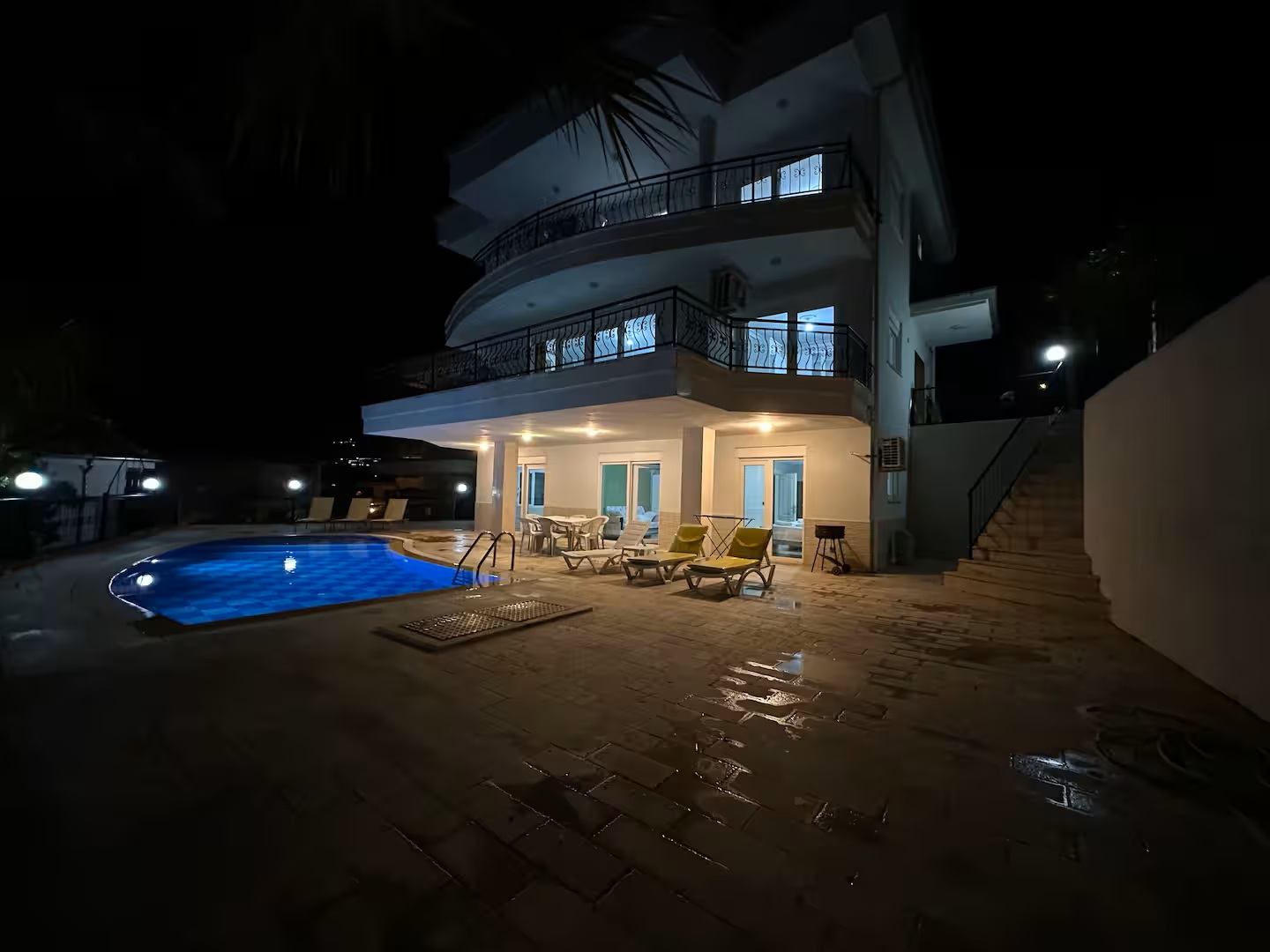 Villa 360qm in Alanya mit Meerblick, privater Pool, 4 Schlafzimmer, 2 Bäder, 3 Etagen, 10 Personen