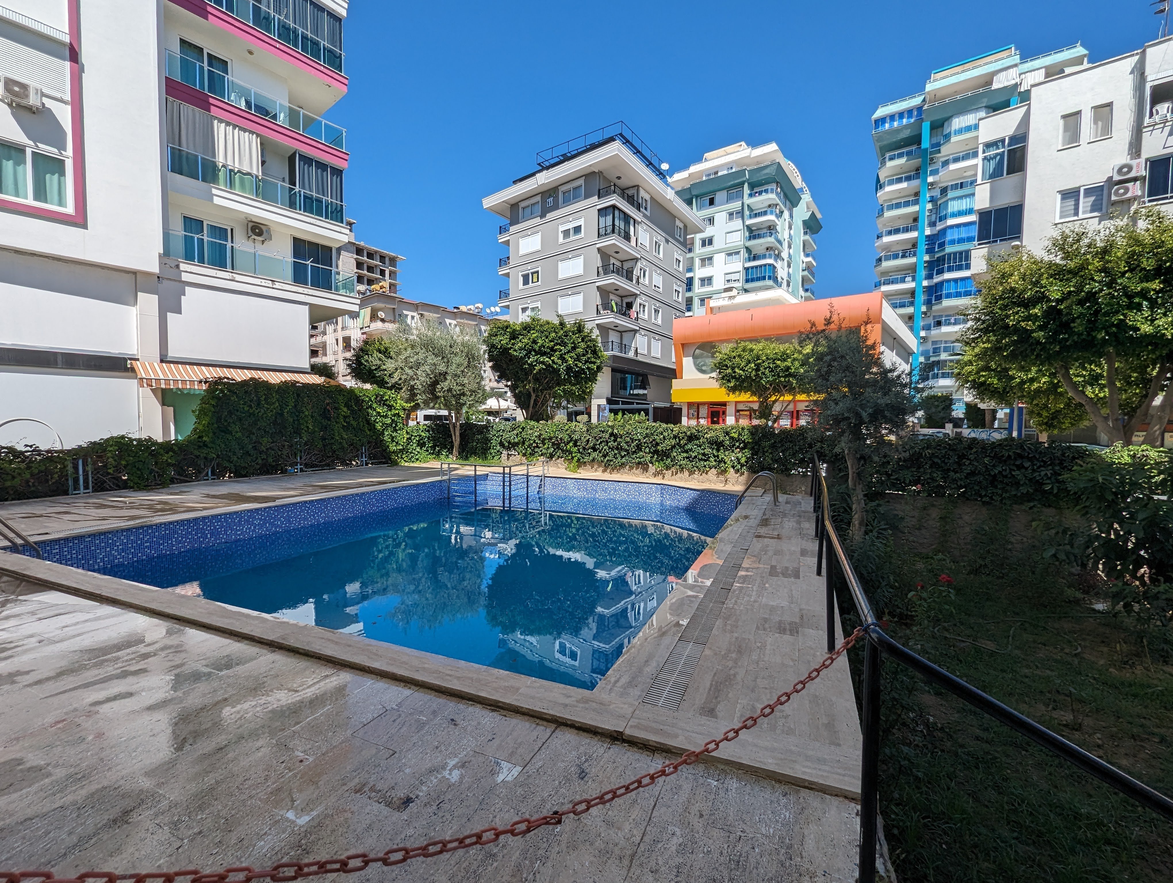 Wohnung 100qm in Alanya, 2 Schlafzimmer, 1 Bad, Pool, 600 m zum Meer