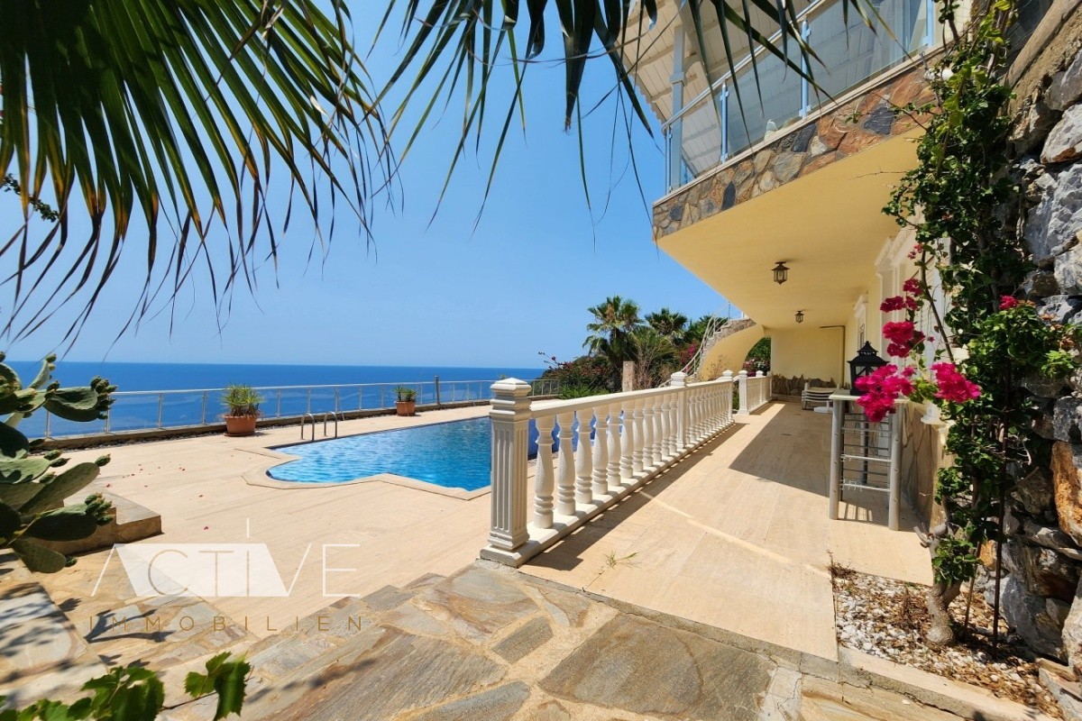 Villa direkt am Meer in Gazipasa, privater Pool, 3 Schlafzimmer, 2 Bäder, 1.000 qm Grundstück