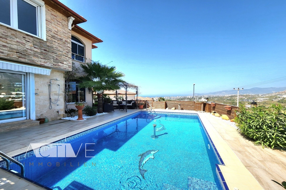 Villa 150qm mit Meerblick in Alanya, privater Pool, 3 Schlafzimmer, 2 Bäder, Garten, Sauna