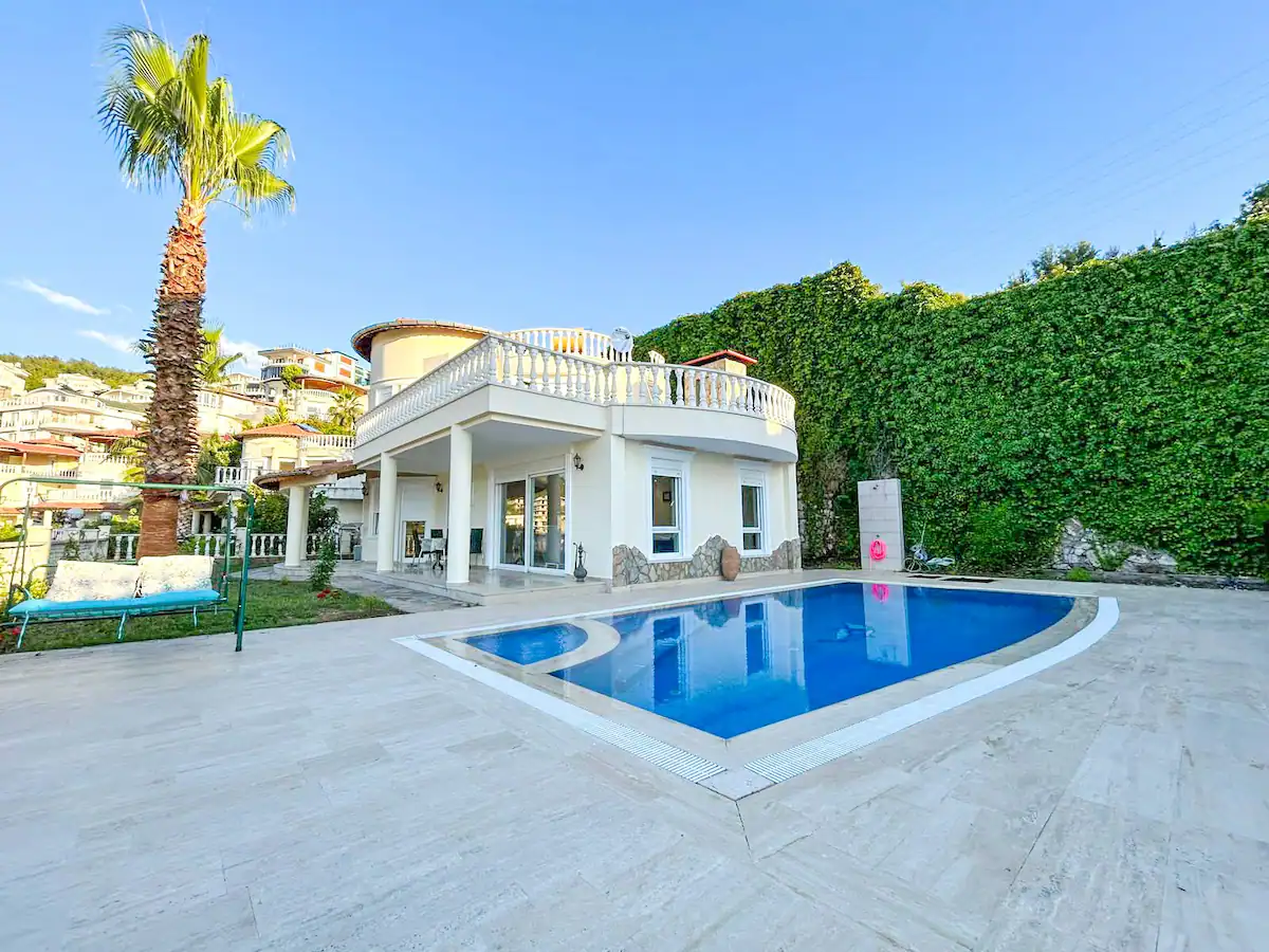 Villa 280qm in Alanya mit Meerblick, privater Pool, 3 Schlafzimmer, 2 Bäder, Whirlpool