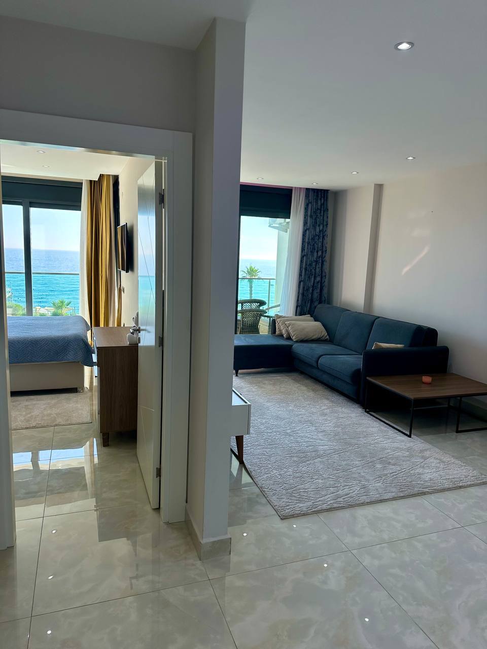 Apartment in Alanya mit Meerblick, 1 Schlafzimmer, 1 Bad, direkt am Strand